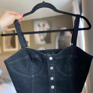 Kittenish crop top, New.